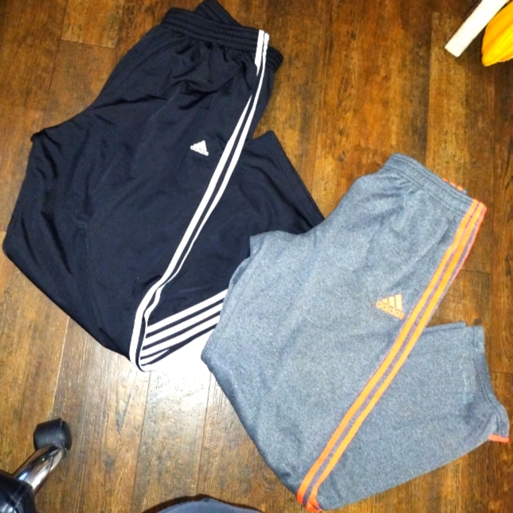 Men's 2 pairs Adidas joggers  size XL